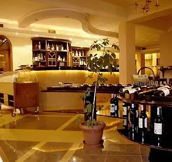 Baron فندق تيرانا