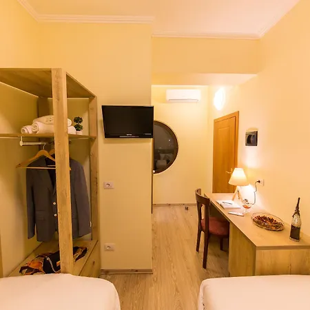 Hotell Baron Tirana