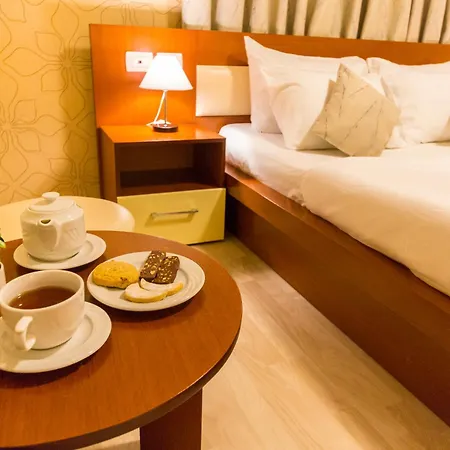 Отель Baron Тирана