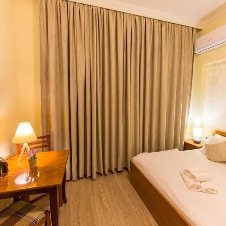 Baron Hotell 3*