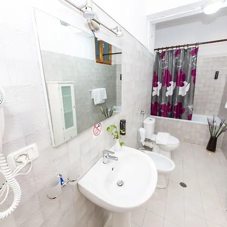 Baron Отель Тирана