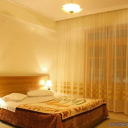 Baron Hotell 3*