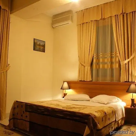 Baron Ξενοδοχείο Τίρανα