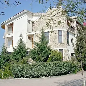 Hotell Baron Tirana